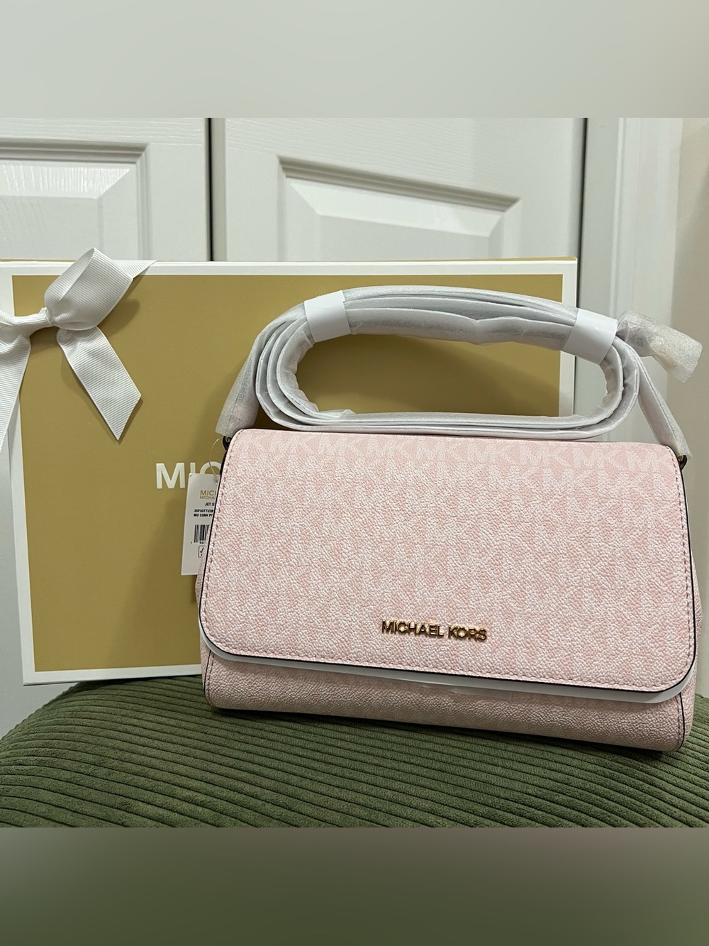 NWT Michael Kors Jet Set Medium Convertible Pouchette